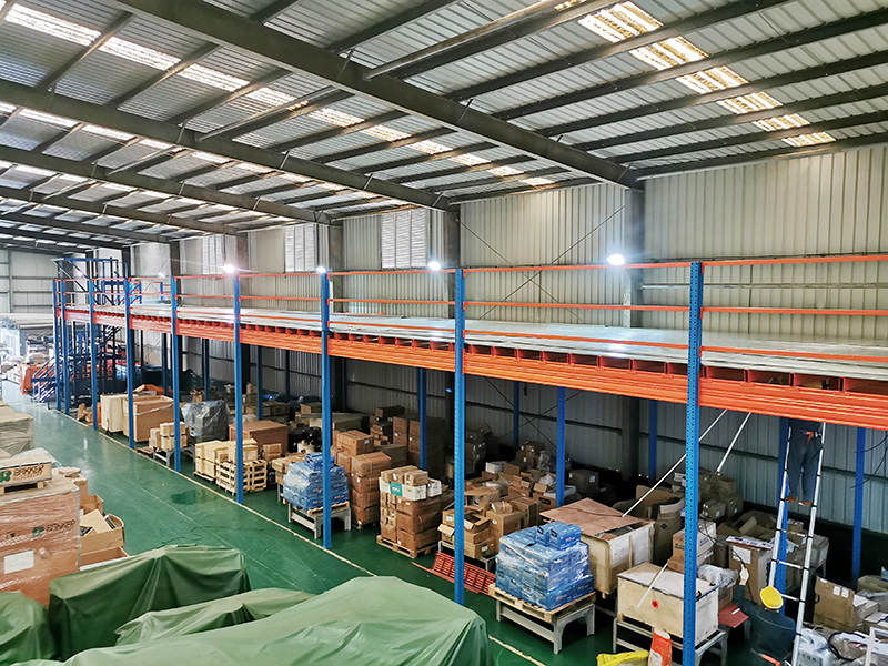 千萬別選這款閣樓貨架，我怕你用了就離不開，竟讓倉庫提升多2倍的儲物空間。